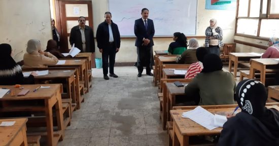 مدير تعليم الجيزة يشدد على عدم السماح نهائيا بدخول الهواتف للجان الامتحانات