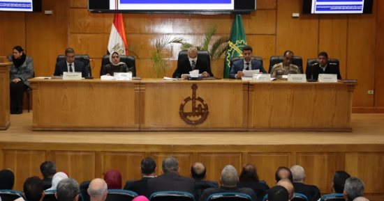 محافظ القليوبية: رفع الطوارئ استعدادا لاحتفالات عيد الشرطة وموجات الأمطار