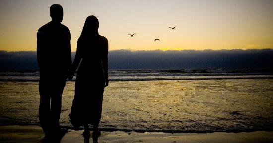 تقوى مع الزمن.. 9 مزايا وراء عشرة العمر الطويلة بين الزوجين