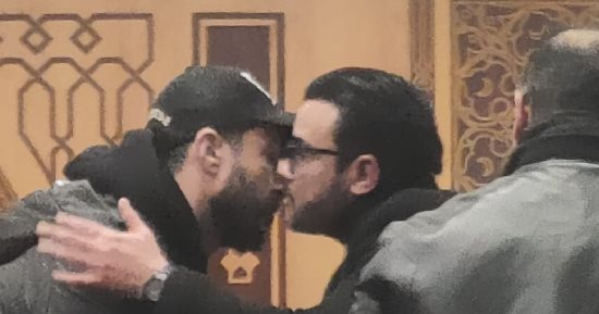 محمد رجب ودينا فؤاد ورياض الخولى في عزاء والدة السيناريست أحمد عبد الفتاح 