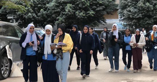 طلاب الإعدادية والثانوية بالجيزة يتوافدون على اللجان فى آخر امتحانات التيرم..صور