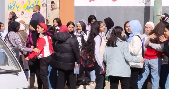 شاهد.. فرحة طلاب الشهادة الإعدادية بالقليوبية بعد انتهاء امتحانات التيرم الأول