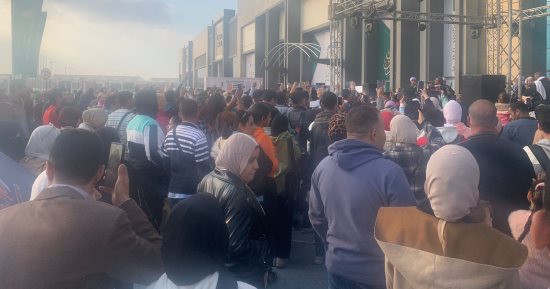 مش كتب وبس.. عروض الفنون الشعبية والأراجوز تجذب زوار معرض الكتاب