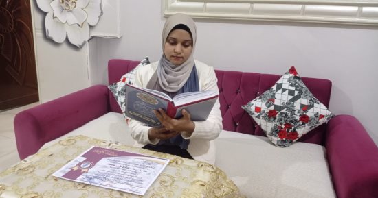 القرآن ربيع قلبها.. "رحاب" طالبة بقنا حفظت القرآن كاملا فى عام ونصف.. صور