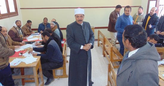 رئيس منطقة سوهاج الأزهرية يتفقد أعمال تصحيح الشهادتين الابتدائية والإعدادية