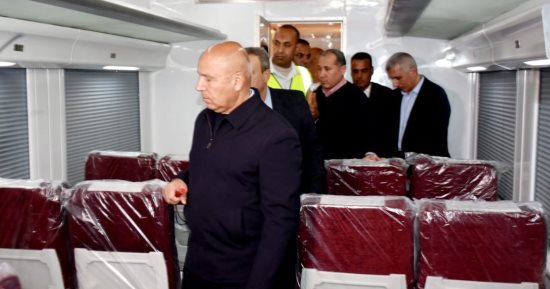 وزير النقل يتفقد تطوير القطارات بورش كوم أبو راضى فى بني سويف