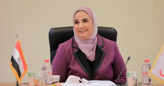 وزيرة التضامن تستعرض تقريرًا عن خدمات المشروع القومي للحفاظ على كيان الأسرة المصرية