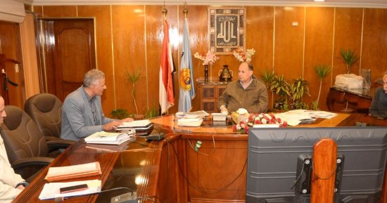 محافظ أسيوط: اتخاذ الإجراءات القانونية تجاه المتعدين على الأراضى الزراعية