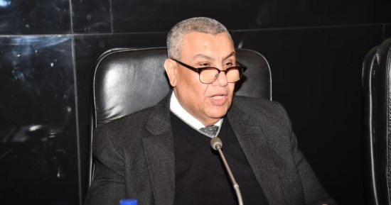 نائب يسأل ممثل الصحة عن المكافآت.. والمسئول: "ما عنديش إجابة دلوقتى"