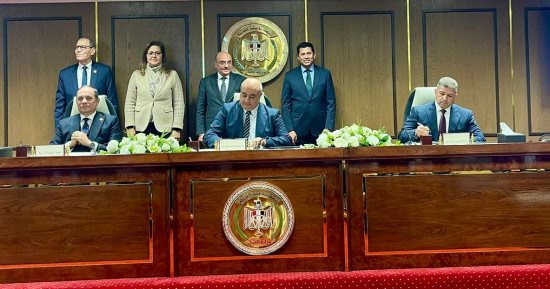 النيابة الإدارية توقع بروتوكول تعاون بهدف تعميم تجربة التصويت الإلكترونى.. صور