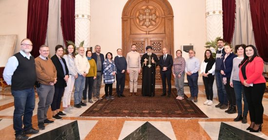 البابا تواضروس الثانى يستقبل السفير المجرى وأساتذة من جامعة "كارولى جاسبر"