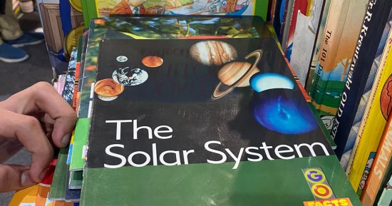 كتب علمية ودينية وروايات فى جناح سور الأزبكية بمعرض الكتاب.. تبدأ من 5 جنيهات