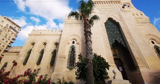 قصة بناء مسجد القائد إبراهيم بالإسكندرية أحد أبناء محمد على باشا