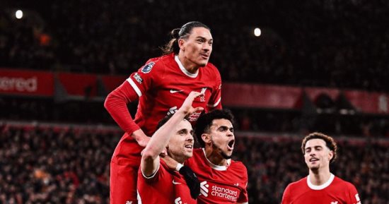 Liverpool balaye Chelsea par quatre et consolide son avance au classement de la Premier League anglaise… vidéo et photos