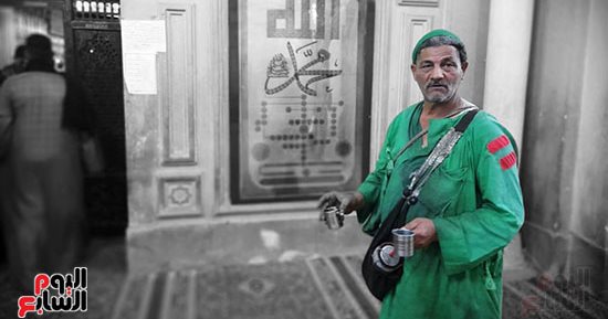 عم محمود السقا.. 40 عاما فى مسجد سيدي عبدالرحيم القنائي لخدمة المصلين