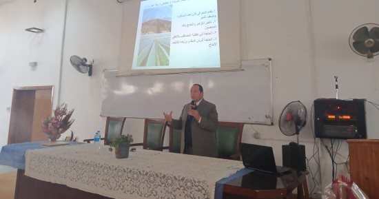 "زراعة القناة" تنظم ندوة عن التقنيات الحديثة فى إنتاج الفراولة للتصدير