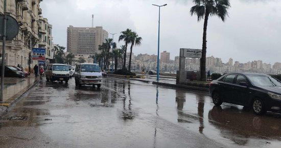 أمطار غزيرة تضرب الإسكندرية منذ ساعات الصباح.. فيديو 