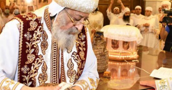 البابا تواضروس الثانى يوضح تاريخ بداية إعداد زيت الميرون المقدس في الكنيسة