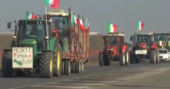 مزارعون أوروبيون ينضمون للاحتجاجات على المعبر بين بولندا وأوكرانيا