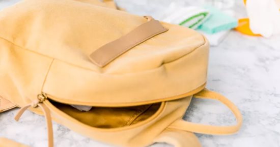 طرق بسيطة لتنظيف حقيبة الظهر يدوياً أو في الغسالة.. هتحافظى عليها