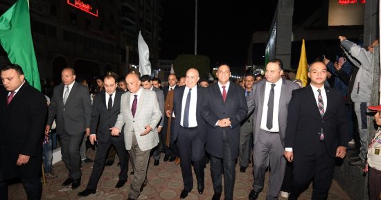 محافظ الدقهلية يوقد شعلة النصب التذكارى للشهداء احتفالا بالعيد القومى