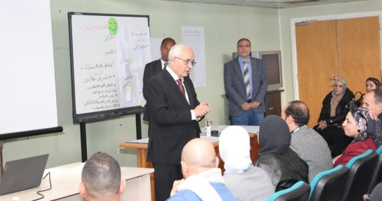 وزير التعليم يتفقد تدريب الإدارة المدرسية على النظام اليابانى لمبادرة 1000 مدير