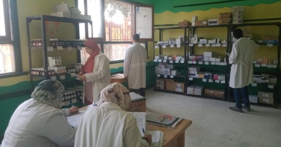 حياة كريمة ببنى سويف.. الكشف على 1200 مواطن فى قافلة طبية بمركز ببا.. صور