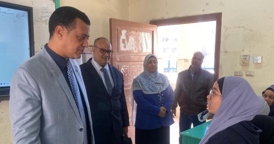 وكيل تعليم قنا يتابع انتظام الدراسة فى يومها الأول من الفصل الدراسى الثانى