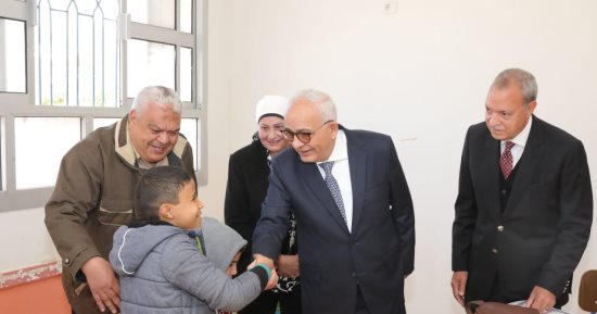 وزير التعليم ومحافظ القليوبية يتابعان انتظام سير الدراسة بالترم الثانى