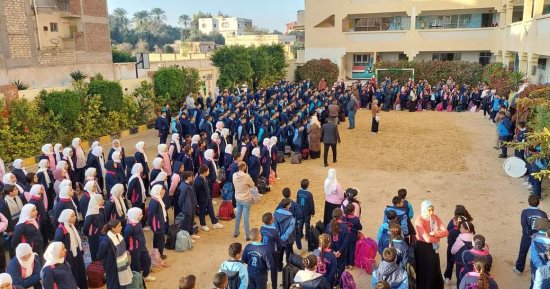 حضور مرتفع للطلاب فى أول أيام الفصل الدراسى الثانى.. صور 