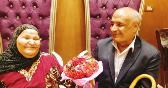 بالعشرة ولا بالحب؟ فى يوم الزواج العالمى.. أزواج تخطوا الستين وحبهم لسه فى العشرين يكشفون أسرار استمرار علاقتهم.. ونصيحتهم للجيل الجديد: ما تطلعوش أسراركم بره واكسروا الروتين