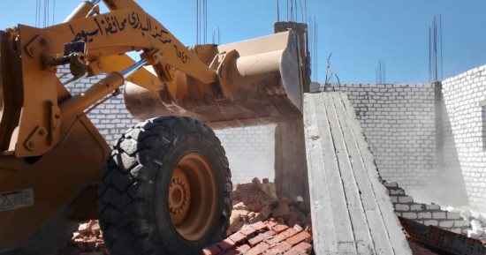 إزالة 34 حالة تعد على أراضى أملاك الدولة بمراكز البدارى وأسيوط والغنايم ومنفلوط