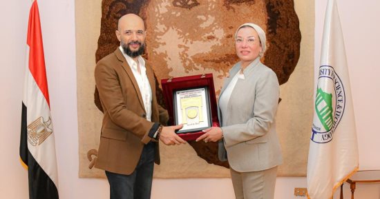ياسمين فؤاد: المرأة المصرية حائط الصد الأول فى مواجهة تغير المناخ