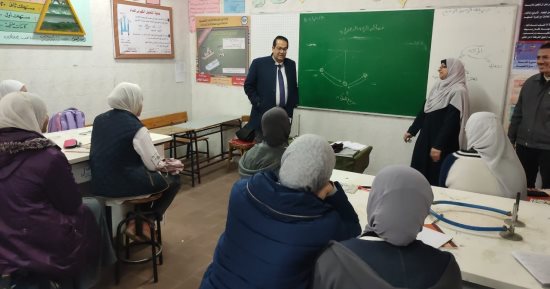 وكيل تعليم الغربية يتفقد عددا من مدارس إدارة غرب المحلة لمتابعة انتظام الدراسة