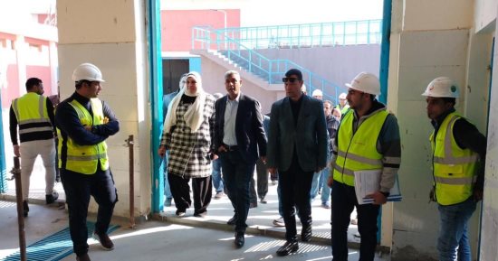 رئيس الجهاز التنفيذى لمياه الشرب والصرف يتفقد مشروعات مبادرة "حياة كريمة" بالقليوبية