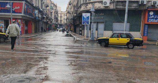 أمطار غزيرة تضرب الإسكندرية مع انخفاض درجات الحرارة.. فيديو وصور 