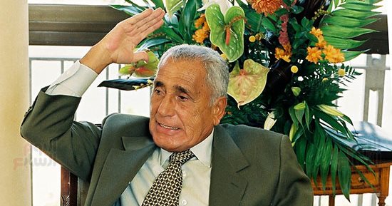 محمد حسنين هيكل الشاهد على التاريخ.. 9 أعوام على رحيل "الجورنالجى" .. قضى 74 عاما فى بلاط صاحبة الجلالة المصرية والعربية.. الأستاذ عاصر ملكين و7 رؤساء جمهورية وكتب تاريخ مصر المعاصر وصنع سياستها