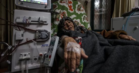 الصحة الفلسطينية: إجلاء 18 مريضا من مجمع ناصر الطبي إلى المستشفيات الميدانية