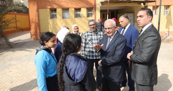 وزير التعليم يتابع انتظام الدراسة بمدارس القاهرة 
