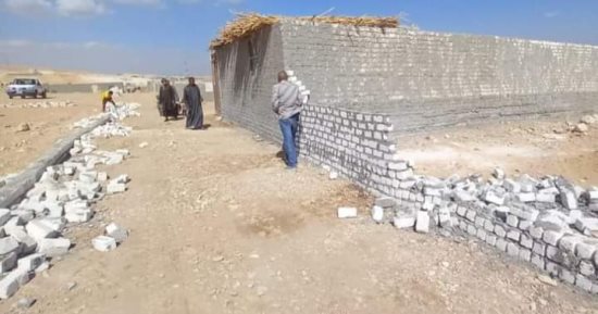 تنفيذ 3 حالات إزالة فورية بقرية المحروسة فى قنا