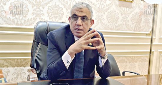 رئيس القوى العاملة بالنواب: إنجازات «الحماية الاجتماعية» فى عهد الرئيس تاريخية.. عادل عبد الفضيل يتحدث عن ملف العمالة غير المنتظمة وتدريبها.. ويؤكد صرف منح بـ6 مليارات جنيه دعما أثناء كورونا 