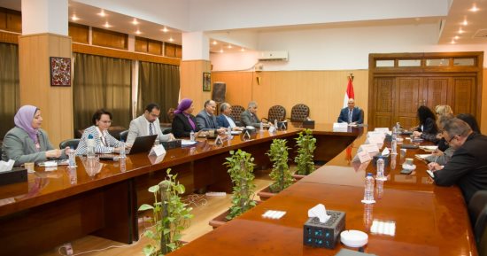 وزير الرى يبحث مع مسئولى البنك الدولى موقف مشروع "المرونة المناخية"