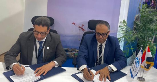 البترول البحرية تنفذ مشروع تنمية حقول أكتوبر  البحرية بخليج السويس