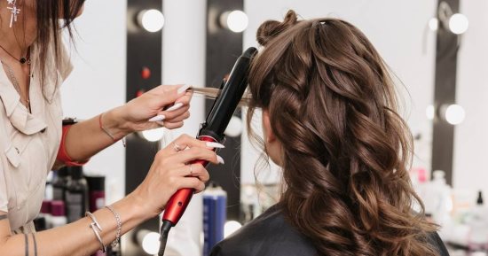 فيديوهات دعائية لصالون تجميل في المكسيك يجعل النساء "أقبح"