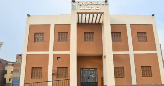 الانتهاء من تنفيذ مشروعات حياة كريمة بقرية سندبسط فى الغربية.. مجمع خدمات وآخر زراعى بيطرى ووحدة كل الأسرة أبرز الخدمات.. محطة لمياه الشرب وأخرى للصرف الصحى.. وغاز طبيعى ورصف طرق ومدارس.. صور