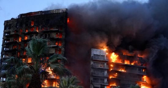 مصرع 4 أشخاص وفقدان 19 آخرين جراء حريق فى مبنى سكنى بإسبانيا