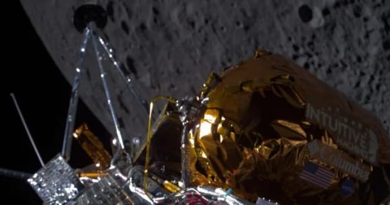 هبوط أول مركبة فضائية أمريكية على سطح القمر منذ 50 عامًا
