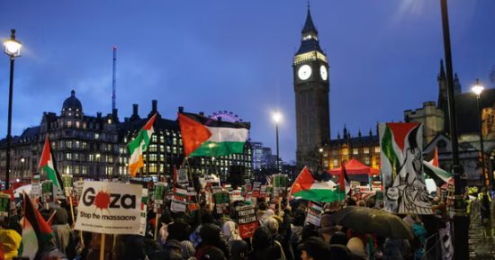 200 سياسى من 12 دولة يضغطون على حكوماتهم لحظر بيع الأسلحة إلى إسرائيل