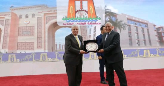 وزير التعليم العالى يلتقى رؤساء الجامعات المصرية فى الوادي الجديد.. صور