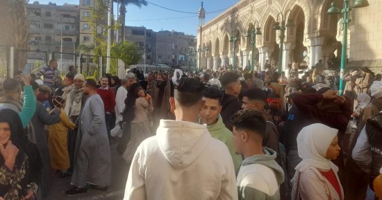 آلاف الزوار فى اليوم الختامى لمولد سيدى عبد الرحيم القنائى.. فيديو